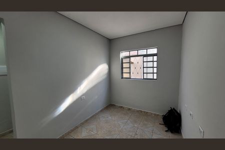 Sala de casa para alugar com 2 quartos, 180m² em Vila Miranda, Itaquaquecetuba