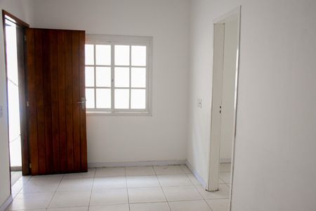 Casa para alugar com 40m², 2 quartos e 1 vaga Casa para alugar com 40m², 2 quartos e 1 vagaSala/Cozinha
