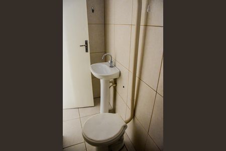 Casa para alugar com 40m², 2 quartos e 1 vaga Casa para alugar com 40m², 2 quartos e 1 vagaBanheiro