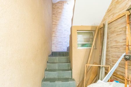 Apartamento para alugar com 60m², 2 quartos e sem vaga Apartamento para alugar com 60m², 2 quartos e sem vagaEscada