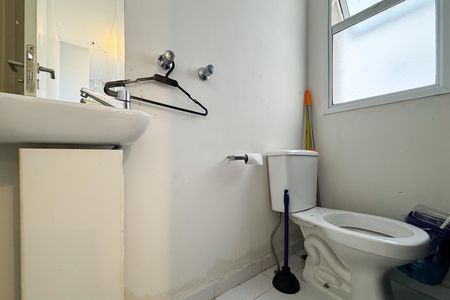 Banheiro de serviço de apartamento para alugar com 3 quartos, 155m² em Centro, São Bernardo do Campo