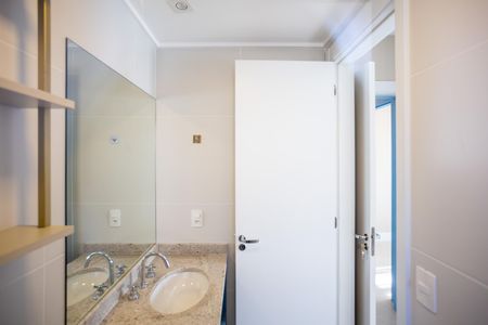 Banheiro da Suíte de apartamento para alugar com 2 quartos, 54m² em Indianópolis, São Paulo
