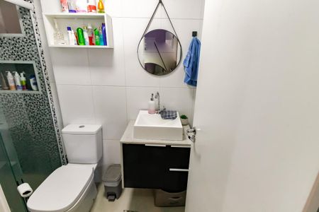 Apartamento para alugar com 64m², 2 quartos e 2 vagas Apartamento para alugar com 64m², 2 quartos e 2 vagasBanheiro Corredor