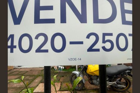 Casa à venda com 100m², 2 quartos e 1 vaga Casa à venda com 100m², 2 quartos e 1 vagaPlaca instalada em 30/06/2026 com o código VZOE-14