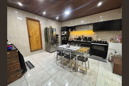 Casa à venda com 100m², 2 quartos e 1 vaga