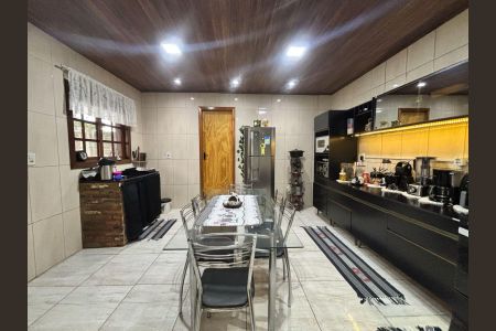 Casa à venda com 100m², 2 quartos e 1 vaga