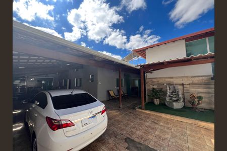 Garagem de casa para alugar com 4 quartos, 400m² em A Definir Em Campo, Contagem