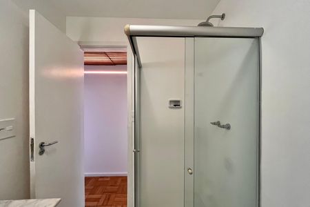 Apartamento para alugar com 90m², 3 quartos e 1 vaga Apartamento para alugar com 90m², 3 quartos e 1 vagaBanheiro social