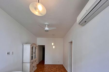 Apartamento para alugar com 90m², 3 quartos e 1 vaga Apartamento para alugar com 90m², 3 quartos e 1 vagaSala