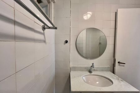 Apartamento para alugar com 90m², 3 quartos e 1 vaga Apartamento para alugar com 90m², 3 quartos e 1 vagaBanheiro da Suíte