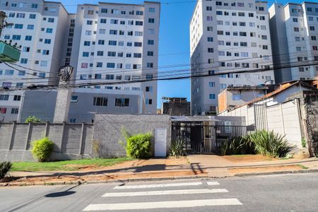 Fachada de apartamento para alugar com 2 quartos, 42m² em Vila Chabilandia, São Paulo