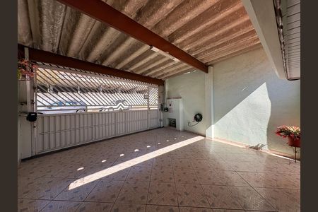 Garagem de casa à venda com 2 quartos, 138m² em Vila Lucinda, Santo André