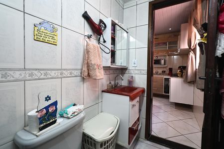 Banheiro de casa à venda com 2 quartos, 138m² em Vila Lucinda, Santo André