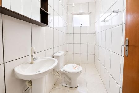 Casa para alugar com 53m², 2 quartos e sem vagaBanheiro