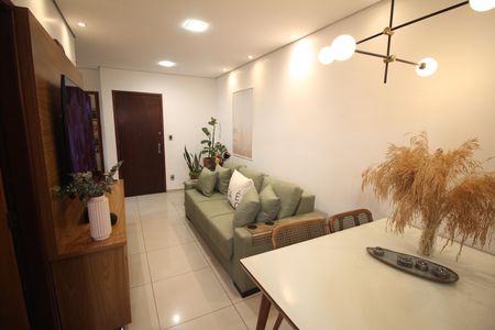 Sala de apartamento à venda com 3 quartos, 70m² em Bairro da Glória, Contagem