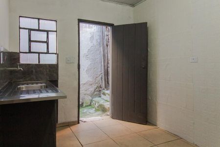 Casa para alugar com 45m², 1 quarto e sem vaga