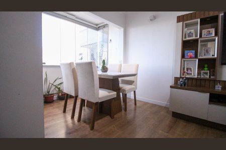 Sala de apartamento para alugar com 2 quartos, 67m² em Vila Ema, São Paulo