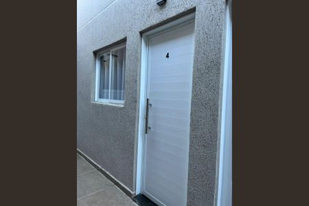 Entrada de casa de condomínio para alugar com 2 quartos, 65m² em Vila Sao Jorge, Praia Grande