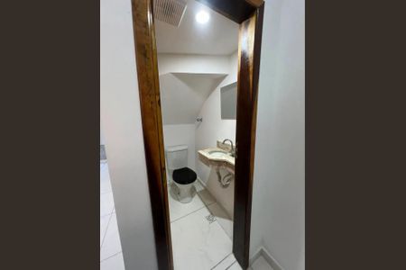 Lavabo de casa de condomínio para alugar com 2 quartos, 65m² em Vila Sao Jorge, Praia Grande