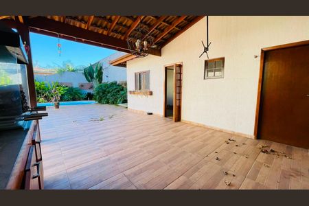 Casa de condomínio para alugar com 600m², 4 quartos e 4 vagas Casa de condomínio para alugar com 600m², 4 quartos e 4 vagasArea de churrasqueira
