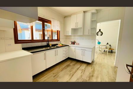 Cozinha de casa de condomínio para alugar com 4 quartos, 600m² em Jardim Indaia, Embu das Artes