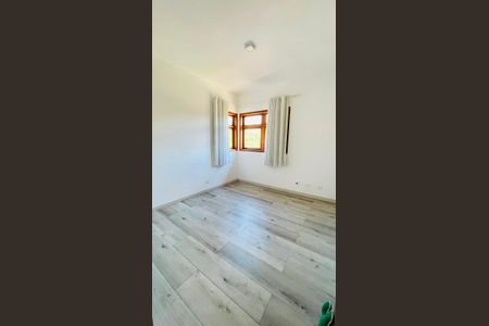 Quarto de casa de condomínio para alugar com 4 quartos, 600m² em Jardim Indaia, Embu das Artes