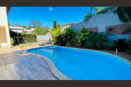 Casa de condomínio para alugar com 600m², 4 quartos e 4 vagas Casa de condomínio para alugar com 600m², 4 quartos e 4 vagasPiscina
