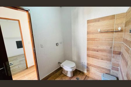 Banheiro de casa de condomínio para alugar com 4 quartos, 600m² em Jardim Indaia, Embu das Artes