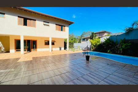 Casa de condomínio para alugar com 600m², 4 quartos e 4 vagas Casa de condomínio para alugar com 600m², 4 quartos e 4 vagasQuintal e piscina