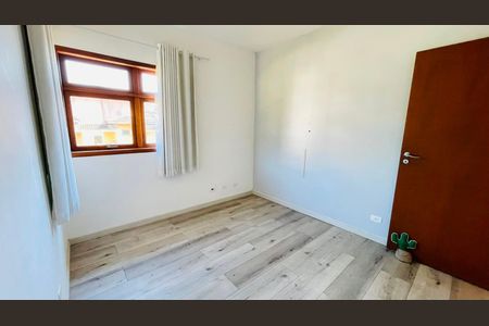 Casa de condomínio para alugar com 600m², 4 quartos e 4 vagas Casa de condomínio para alugar com 600m², 4 quartos e 4 vagasQuarto