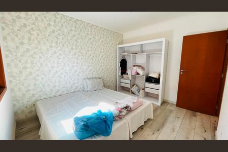 Casa de condomínio para alugar com 600m², 4 quartos e 4 vagas Casa de condomínio para alugar com 600m², 4 quartos e 4 vagasQuarto