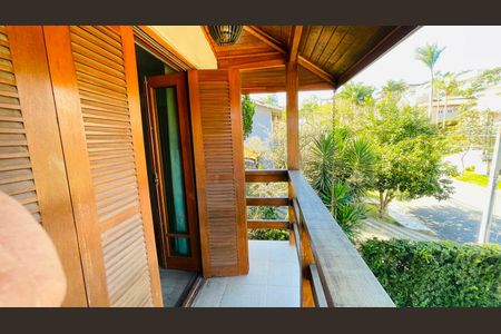 Casa de condomínio para alugar com 600m², 4 quartos e 4 vagas Casa de condomínio para alugar com 600m², 4 quartos e 4 vagasSacada