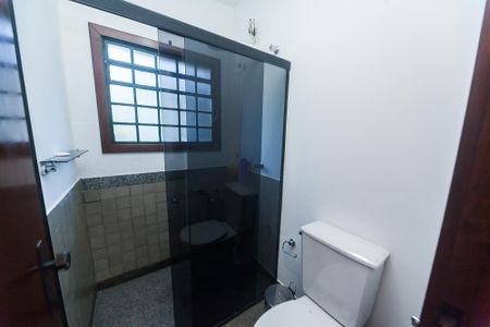 Casa de condomínio à venda com 430m², 4 quartos e 3 vagas Casa de condomínio à venda com 430m², 4 quartos e 3 vagascasa 1 - banheiro social