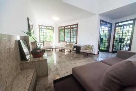 Casa de condomínio à venda com 430m², 4 quartos e 3 vagas Casa de condomínio à venda com 430m², 4 quartos e 3 vagascasa 2 - sala
