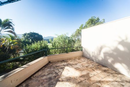 Casa de condomínio à venda com 430m², 4 quartos e 3 vagas Casa de condomínio à venda com 430m², 4 quartos e 3 vagascasa 1 - suite varanda