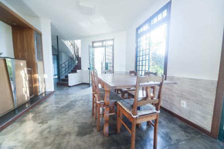 Casa de condomínio à venda com 430m², 4 quartos e 3 vagas Casa de condomínio à venda com 430m², 4 quartos e 3 vagascasa 1 - sala