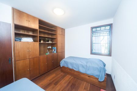 Casa de condomínio à venda com 430m², 4 quartos e 3 vagas Casa de condomínio à venda com 430m², 4 quartos e 3 vagascasa 1 - quarto 1