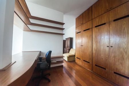 Casa de condomínio à venda com 430m², 4 quartos e 3 vagas Casa de condomínio à venda com 430m², 4 quartos e 3 vagascasa 1 - escritorio