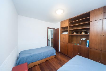 Casa de condomínio à venda com 430m², 4 quartos e 3 vagas Casa de condomínio à venda com 430m², 4 quartos e 3 vagascasa 1 - quarto 1