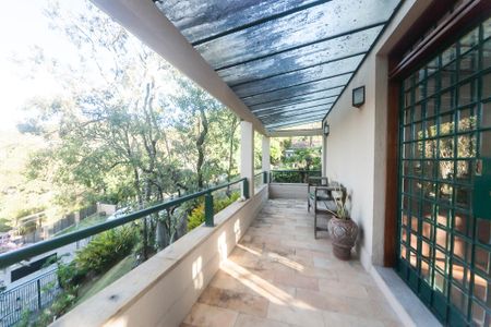 Casa de condomínio à venda com 430m², 4 quartos e 3 vagas Casa de condomínio à venda com 430m², 4 quartos e 3 vagascasa 1 - varanda sala