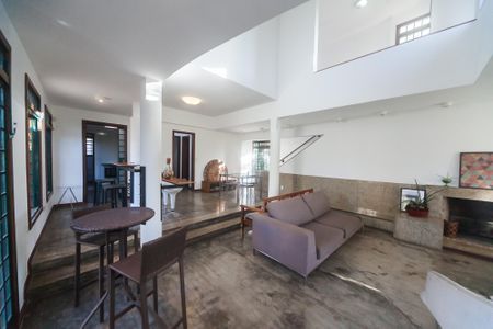 Casa de condomínio à venda com 430m², 4 quartos e 3 vagas Casa de condomínio à venda com 430m², 4 quartos e 3 vagascasa 2 - sala