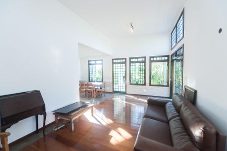 Casa de condomínio à venda com 430m², 4 quartos e 3 vagas Casa de condomínio à venda com 430m², 4 quartos e 3 vagascasa 1 - sala