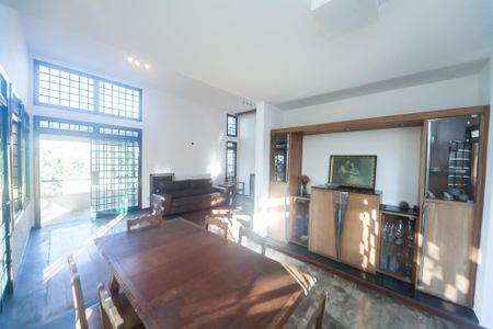 Casa de condomínio à venda com 430m², 4 quartos e 3 vagas Casa de condomínio à venda com 430m², 4 quartos e 3 vagascasa 1 - sala