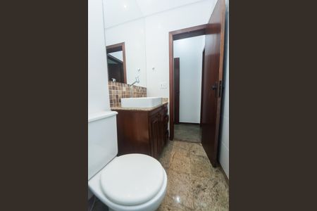 Casa de condomínio à venda com 430m², 4 quartos e 3 vagas Casa de condomínio à venda com 430m², 4 quartos e 3 vagascasa 2 - banheiro social