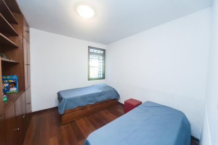 Casa de condomínio à venda com 430m², 4 quartos e 3 vagas Casa de condomínio à venda com 430m², 4 quartos e 3 vagascasa 1 - quarto 1