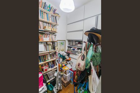 Apartamento à venda com 75m², 2 quartos e 1 vaga Apartamento à venda com 75m², 2 quartos e 1 vagaQuarto de Serviço