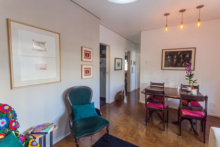 Apartamento à venda com 75m², 2 quartos e 1 vaga Apartamento à venda com 75m², 2 quartos e 1 vagaSala