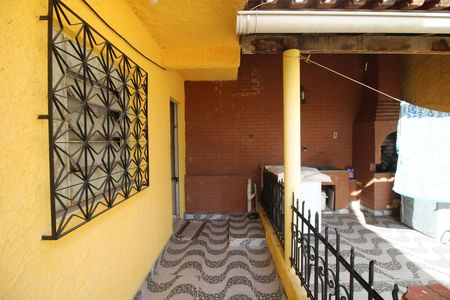 Casa à venda com 300m², 2 quartos e 1 vagaVaranda