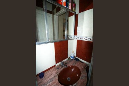 Casa à venda com 300m², 2 quartos e 1 vagaBanheiro Social