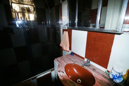 Casa à venda com 300m², 2 quartos e 1 vagaBanheiro Social